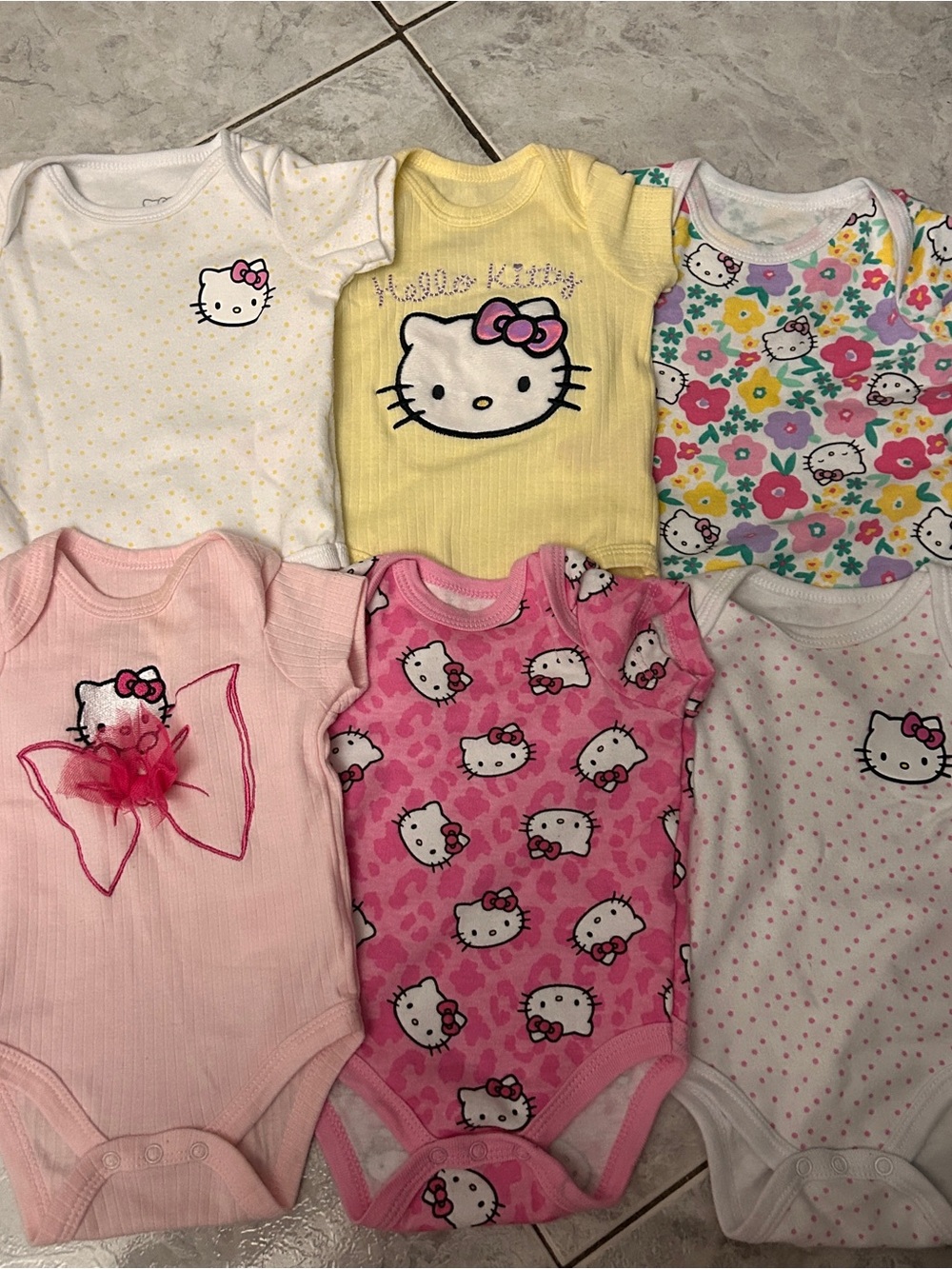 Hello Kitty Baby Girl Short Sleeve Bodysuits Bundle Sz 3M
